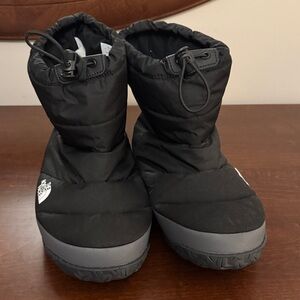 Men’s Northface Boots, size 9